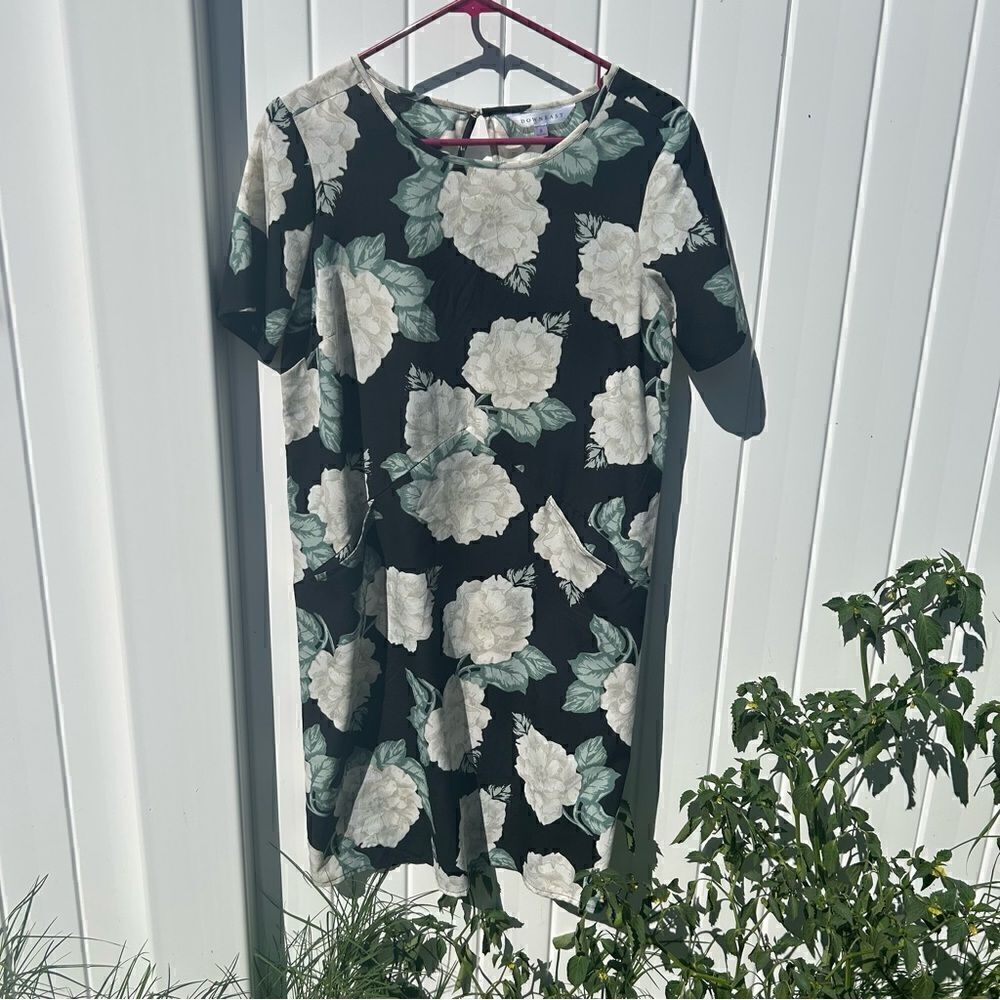 Downeast dress knee length shirt sleeve size small